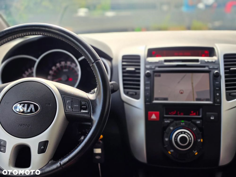 Kia Venga - 32