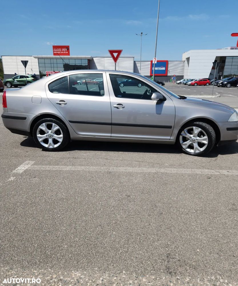 Skoda Octavia 2.0 TDI DPF DSG Ambition - 8