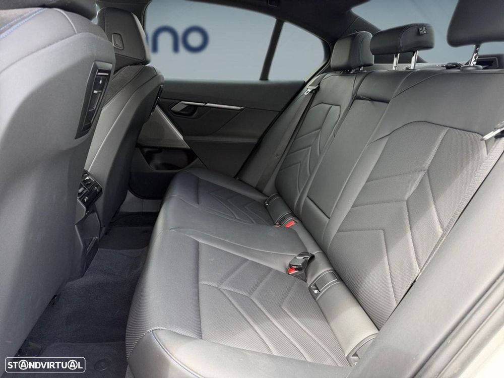 BMW i5 eDrive40 Pack Desportivo M - 14
