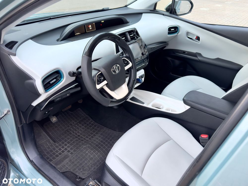 Toyota Prius 1.8 HSD Prestige - 9