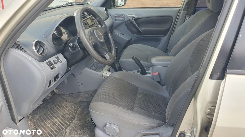 Toyota RAV4 D-4D 4x4 - 9
