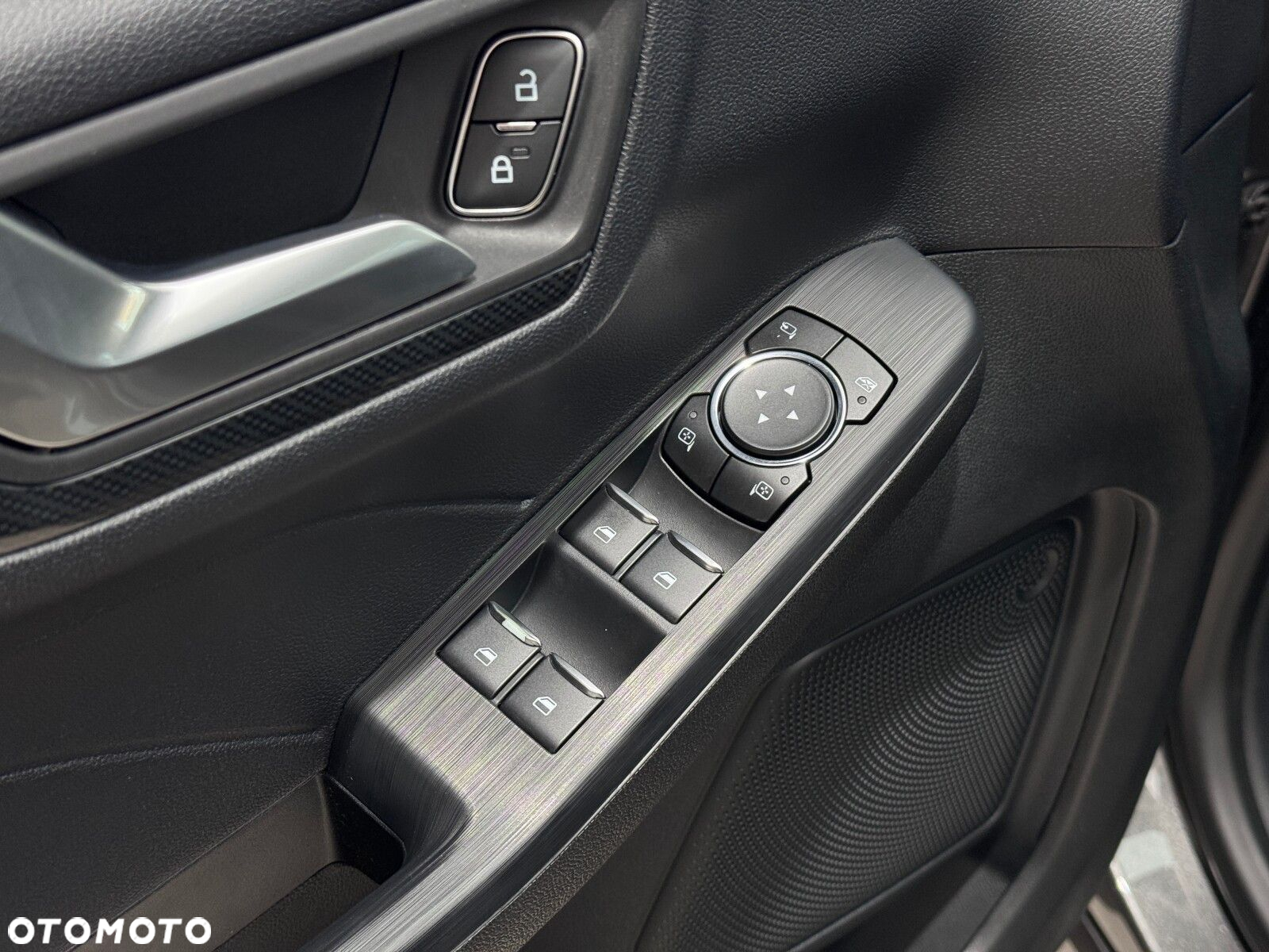 Ford Kuga - 21