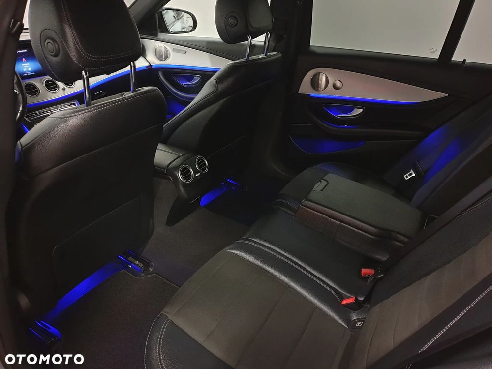 Mercedes-Benz Klasa E 300 de 4Matic 9G-TRONIC AMG Line - 28