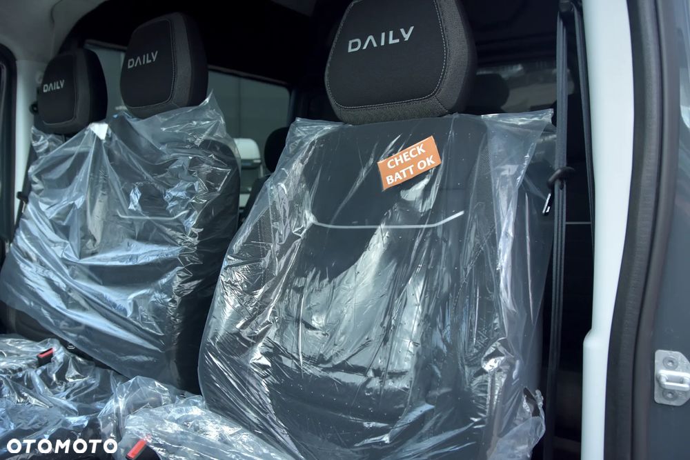 Iveco Daily 35S18 180km zabudowa brygadowa 7osobowy MOBILCAR - 7