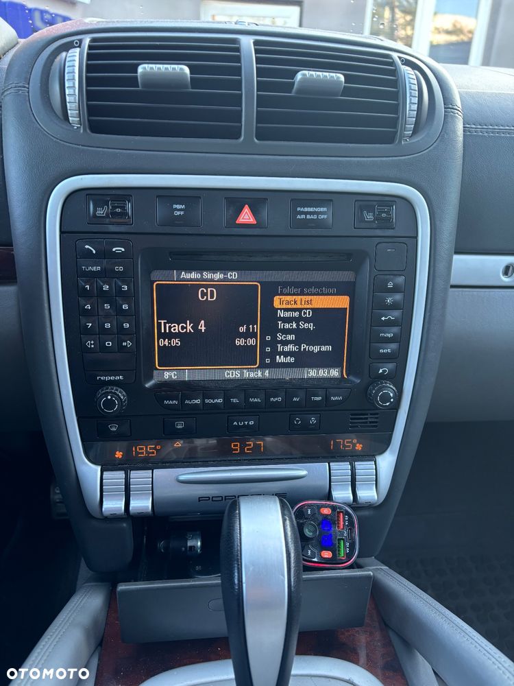 Porsche Cayenne - 23