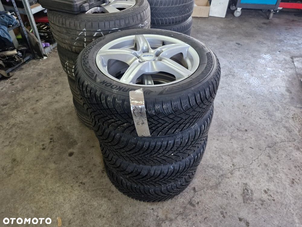 Volkswagen Jetta - 33