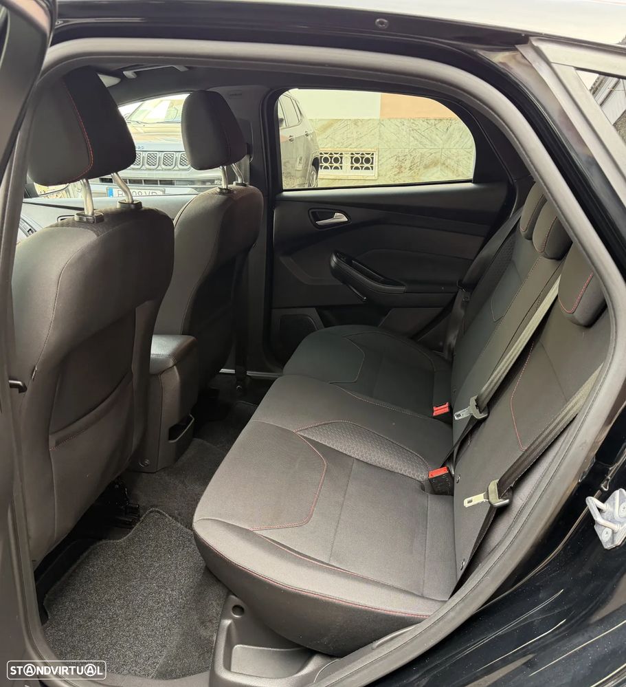 Ford Focus 1.5 TDCi ECOBlue ST-Line - 20