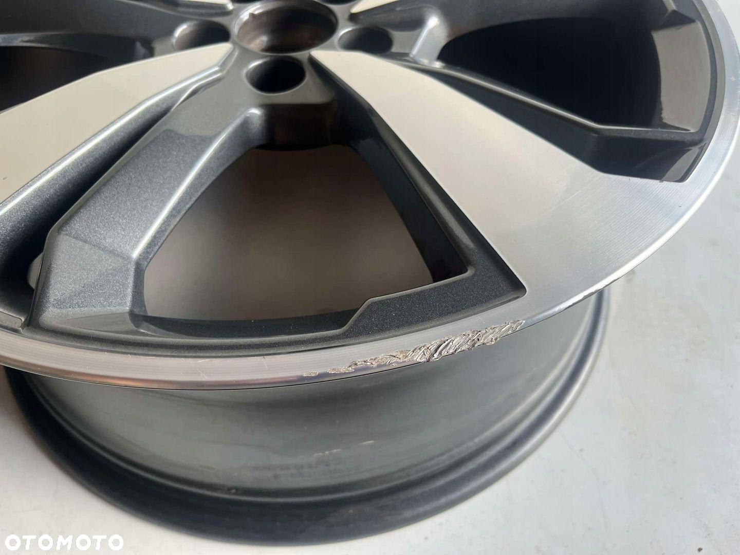AUDI A1 II 82A GB FELGI 7.5JX18 ET43 5X112 - 3