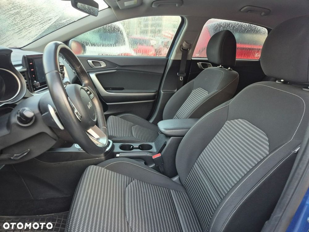 Kia Ceed 1.5 T-GDI M DCT - 11