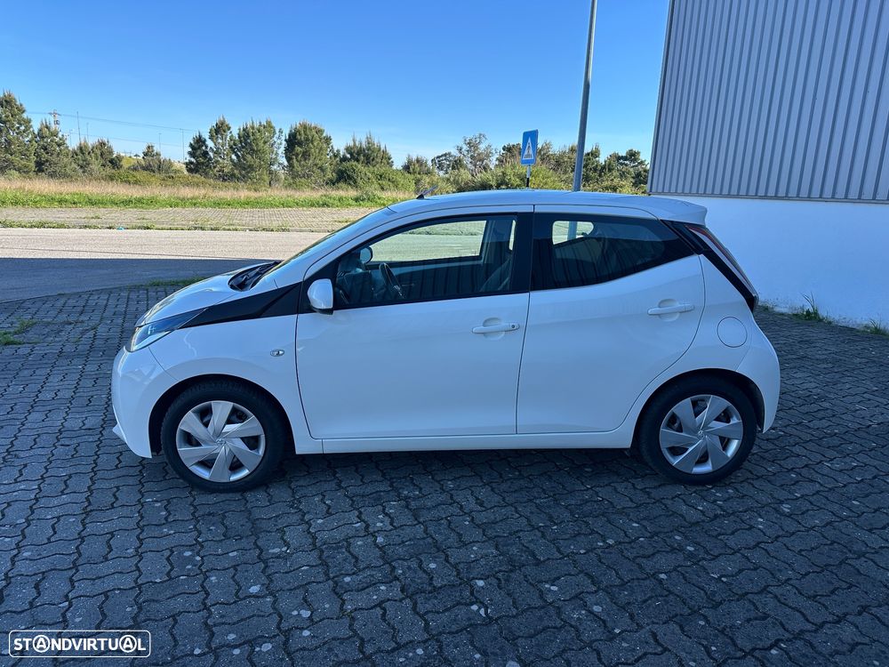 Toyota Aygo x-shift x-play - 7