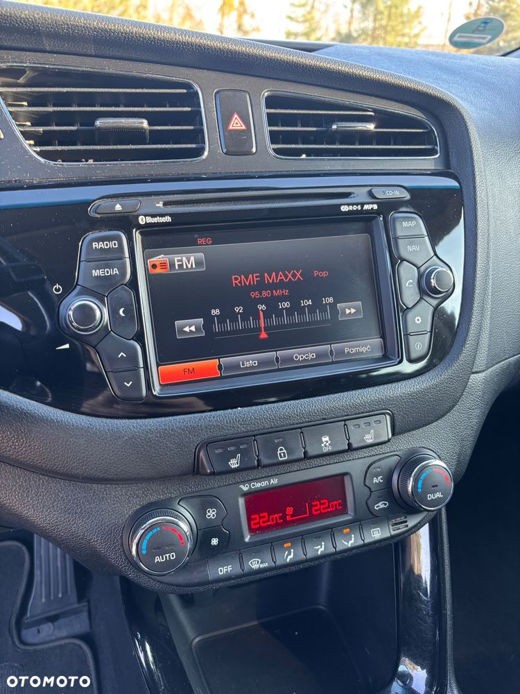 Kia Ceed 1.6 CRDi 128 Dream Team Edition - 15