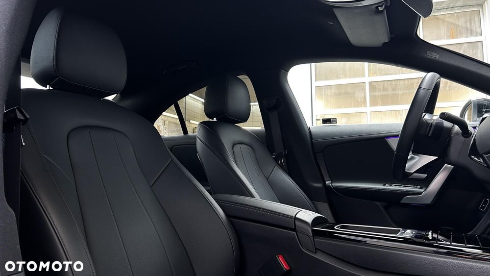 Mercedes-Benz CLA 250 E Progressive 8G-DCT - 27