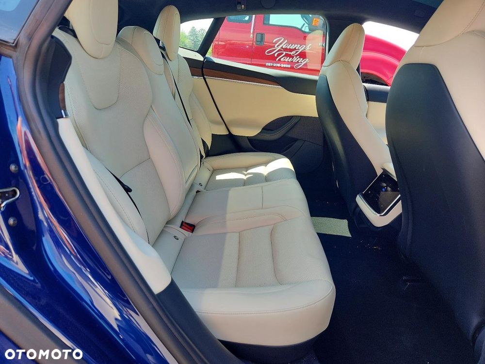 Tesla Model S AWD - 9