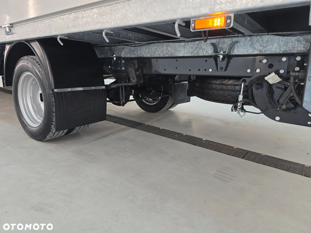 Iveco DAILY 50C18 / 35C18 DOKA SKRZYNIA DŁUGA3,81cm + SKRZYNIA NA NARZĘDZIA DEMONTOWANA HAK 3500Kg TEMPOMAT KLIMA 31 Tyś km SERWIS DO OSTATNIEGO Km ASO IVECO NA GWARANCJI - 20