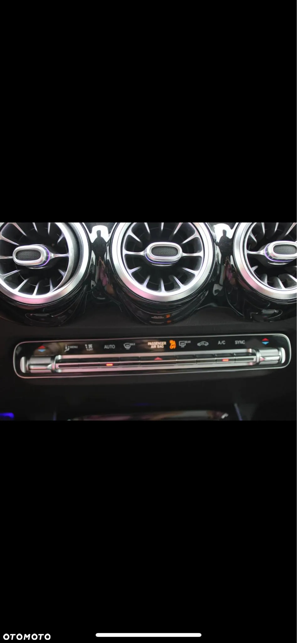 Mercedes-Benz GLB 250 4-Matic AMG Line 8G-DCT - 36