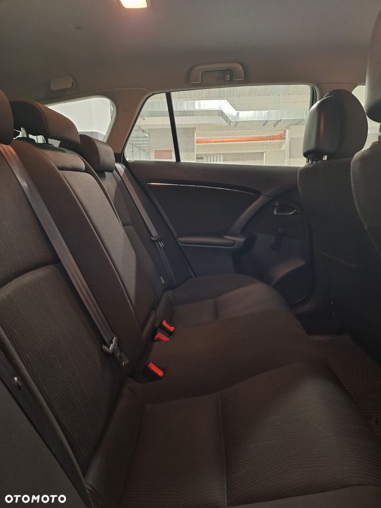 Toyota Avensis 1.8 Luna - 9