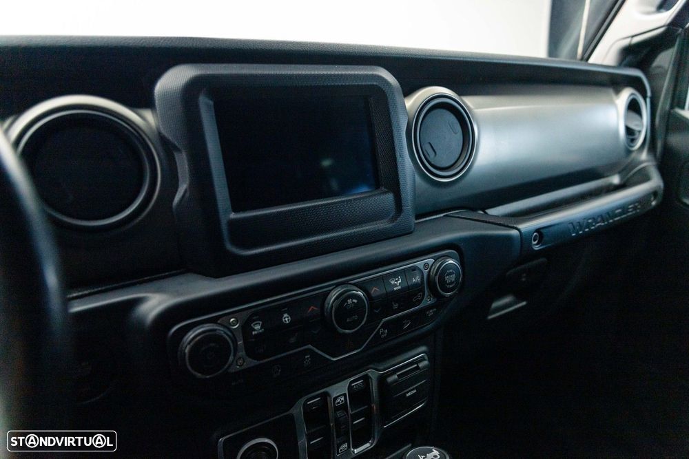Jeep Wrangler Unlimited 2.2 CRD Sport AT - 48
