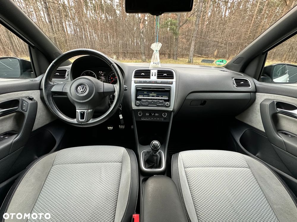 Volkswagen Polo 1.6 TDI Cross Urban White - 27