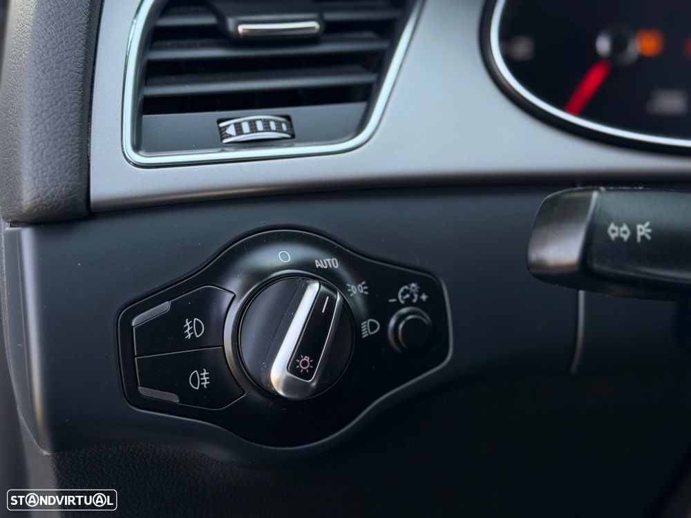 Audi A4 2.0 TDI DPF multitronic S line Sport Pack - 11