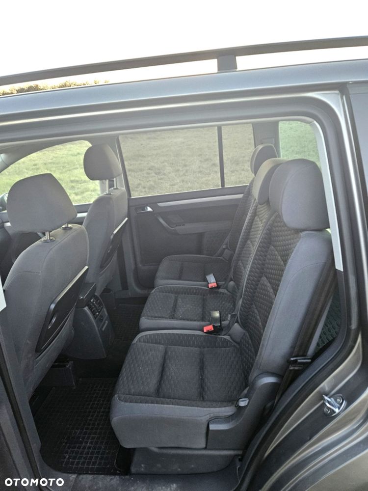 Volkswagen Touran 1.9 TDI Highline - 3