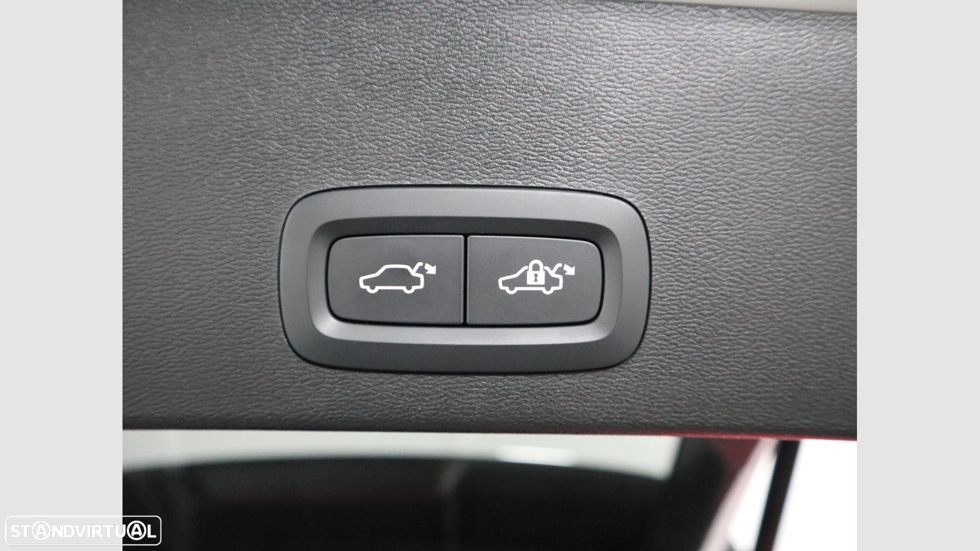 Volvo XC 40 1.5 T2 Plus Dark Auto - 8