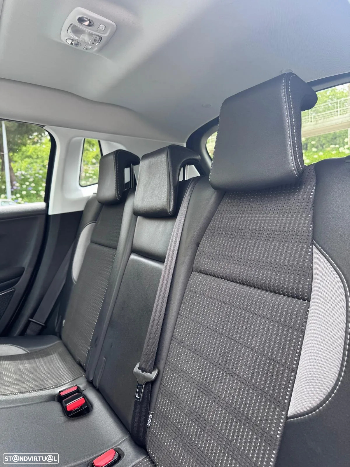 Peugeot 2008 1.2 PureTech Allure EAT6 - 19