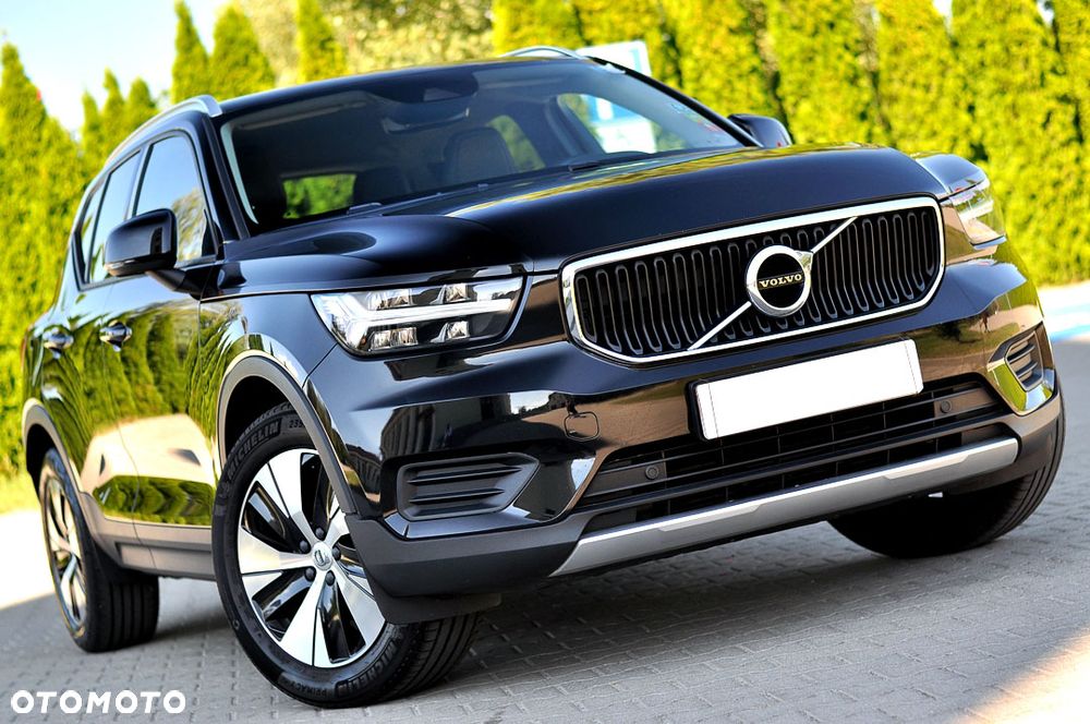 Volvo XC 40 T3 Momentum Pro - 1