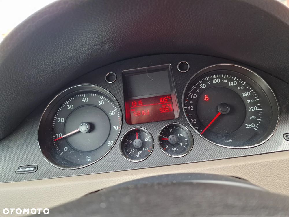 Volkswagen Passat 1.6 FSI Comfortline - 9