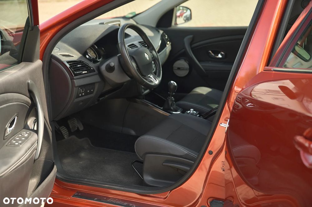 Renault Megane ENERGY dCi 130 BOSE EDITION - 19