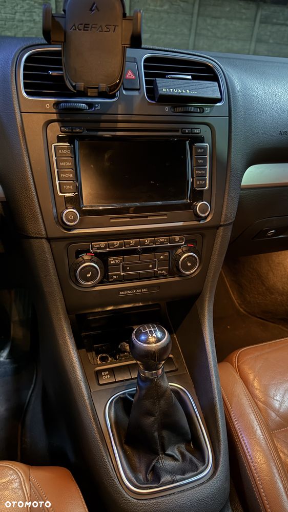 Volkswagen Golf 2.0 TDI Highline - 30