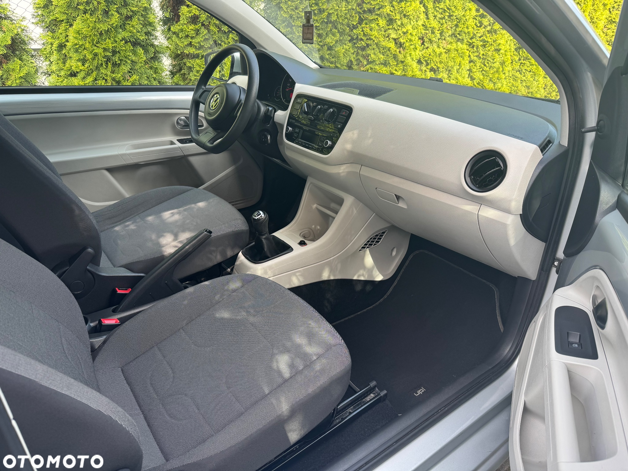 Volkswagen up! (BlueMotion Technology) move - 6