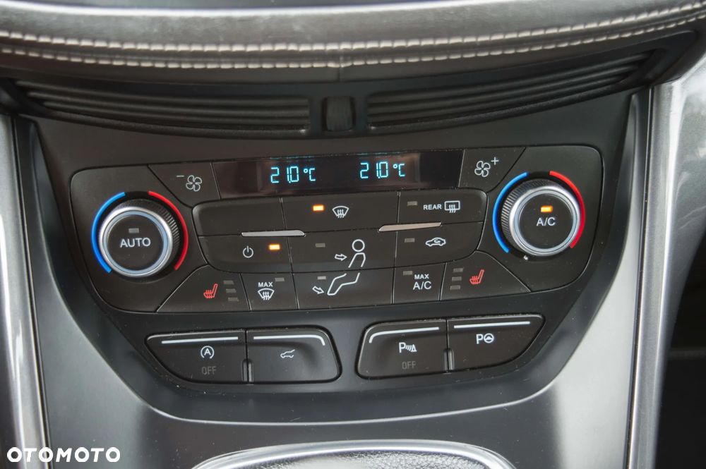 Ford Kuga 2.0 TDCi 2x4 Vignale - 19