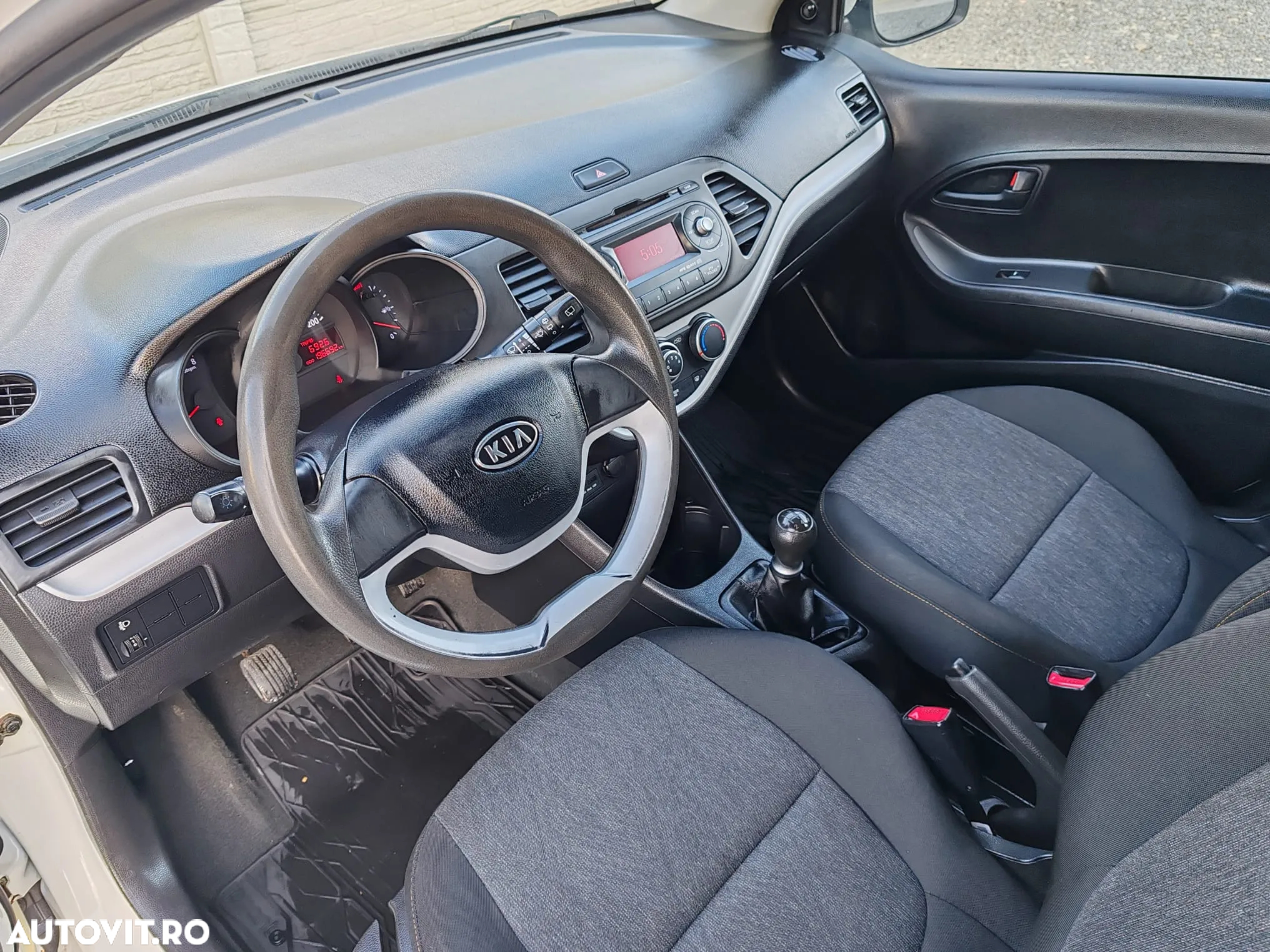 Kia Picanto - 8