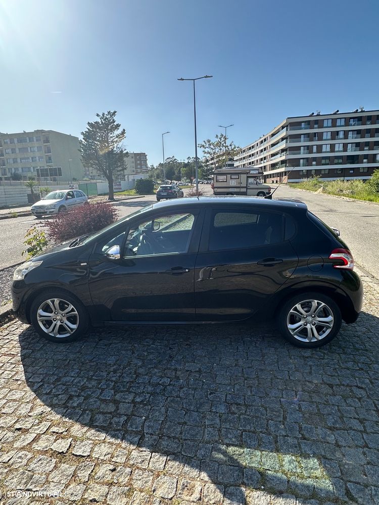 Peugeot 208 1.4 HDi SE Style - 2