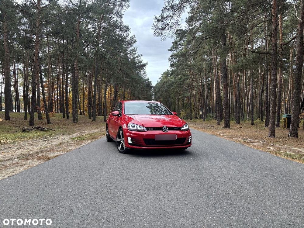 Volkswagen Golf GTI (BlueMotion Technology) DSG - 2