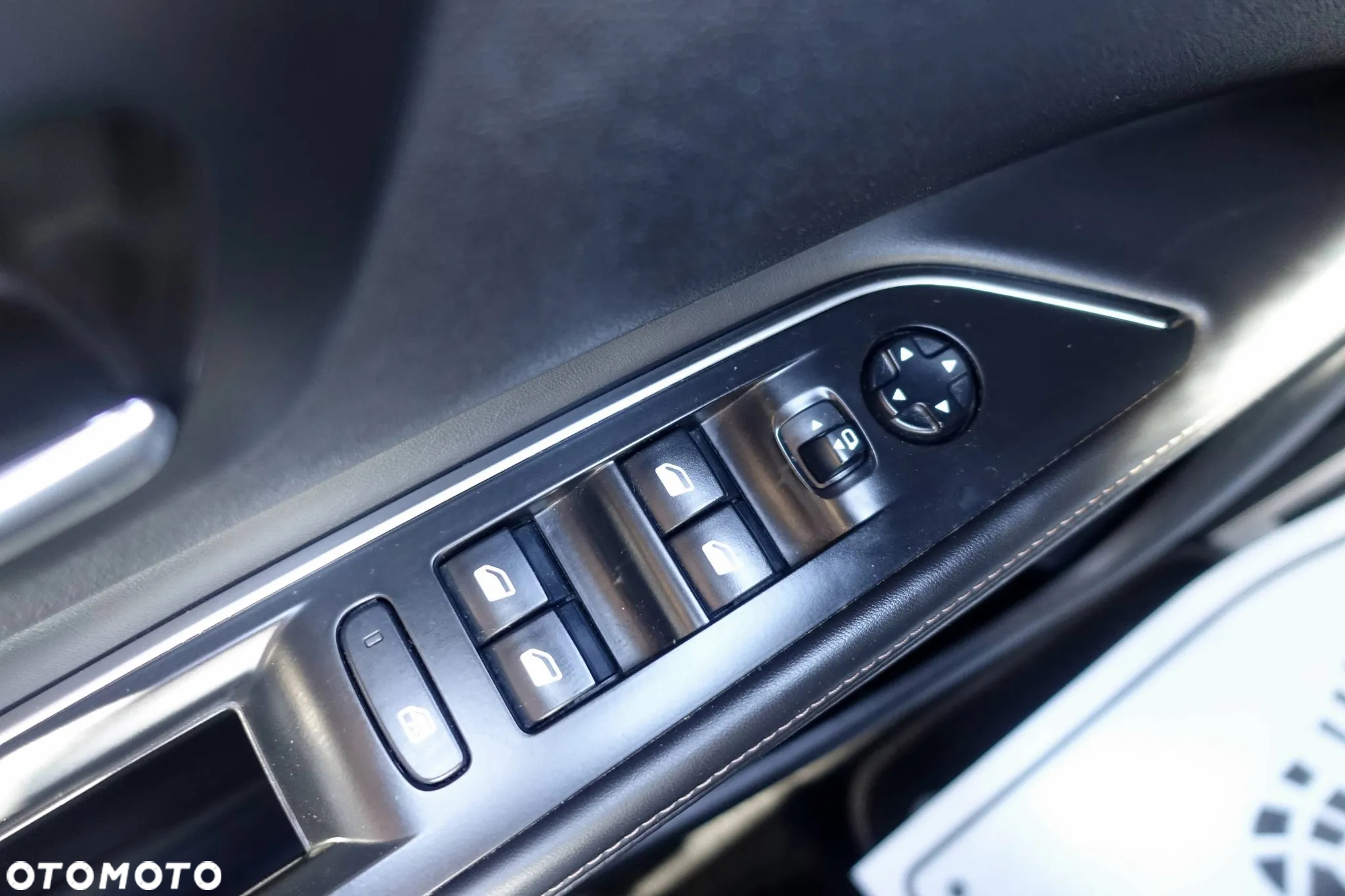 Peugeot 5008 BlueHDI 180 EAT8 GT - 28