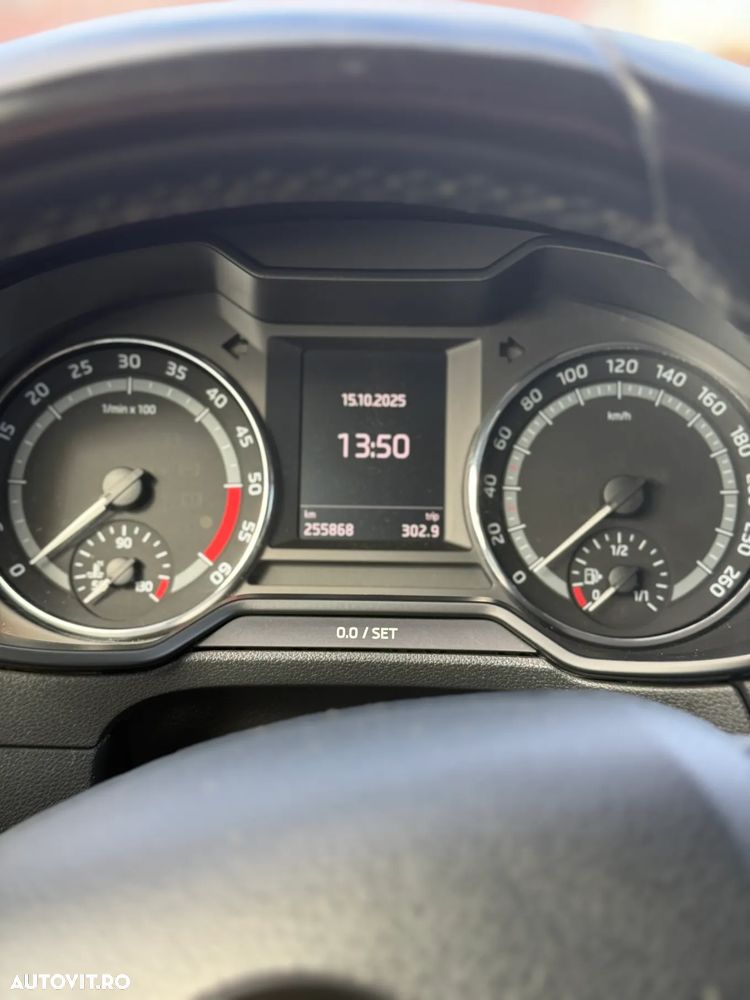 Skoda Octavia Combi 2.0 TDI 4x4 DSG RS - 18