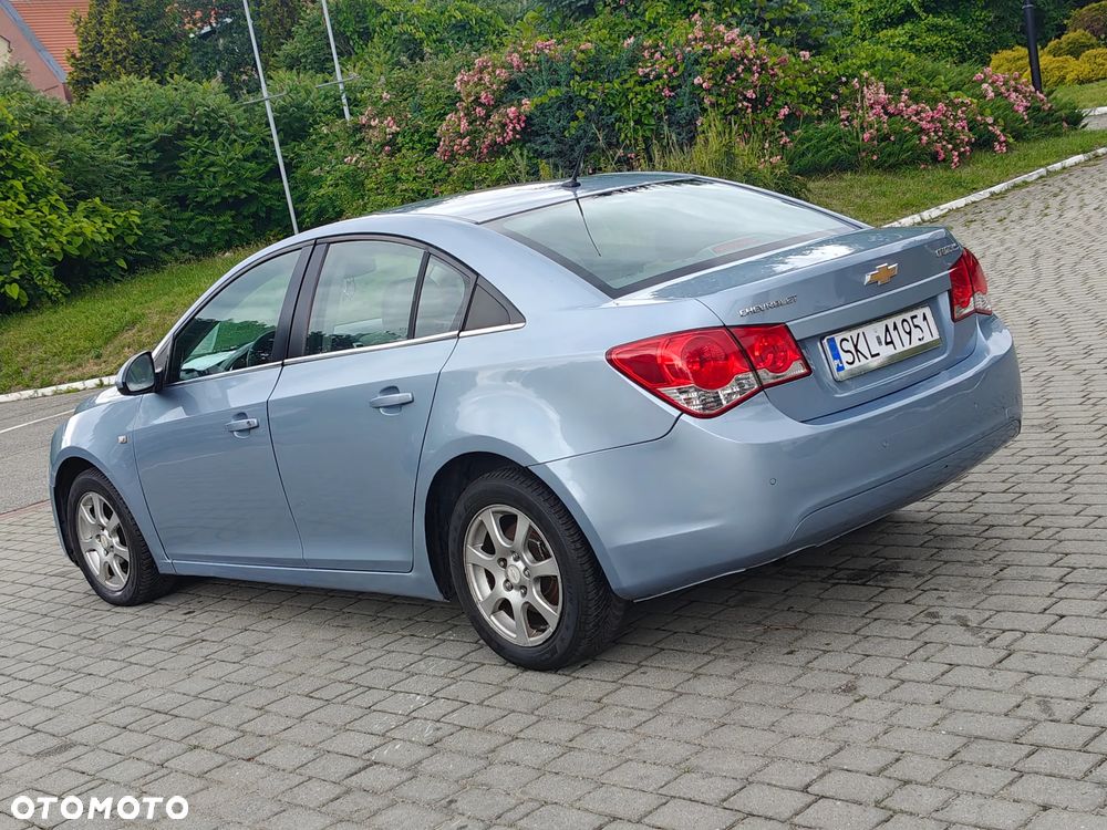 Chevrolet Cruze 2.0 LS - 12