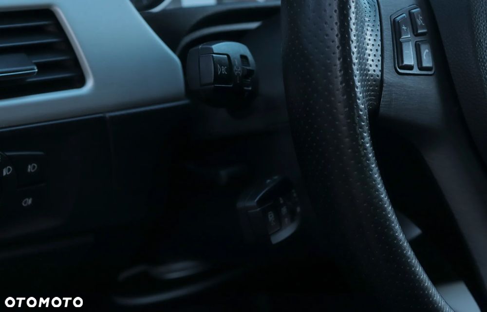 BMW Seria 3 330d Coupe - 17