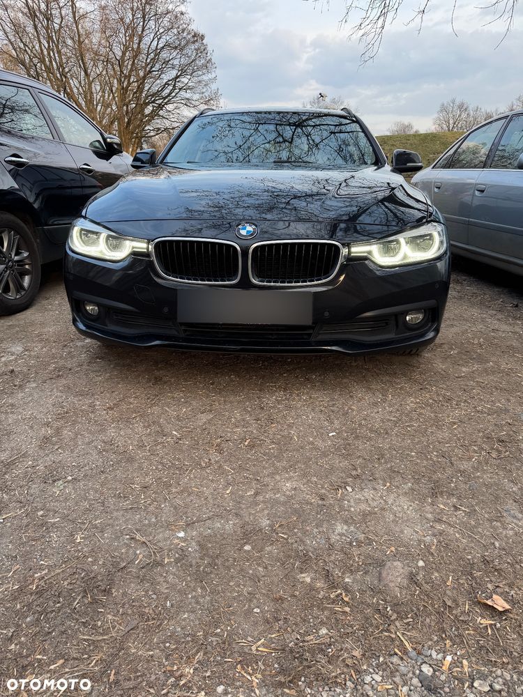 BMW Seria 3 318d Touring - 9