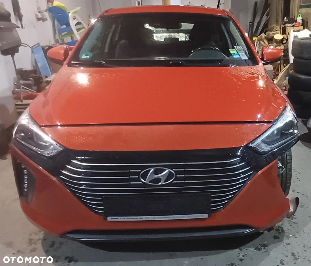 Hyundai IONIQ 1.6 GDI Trend - 4