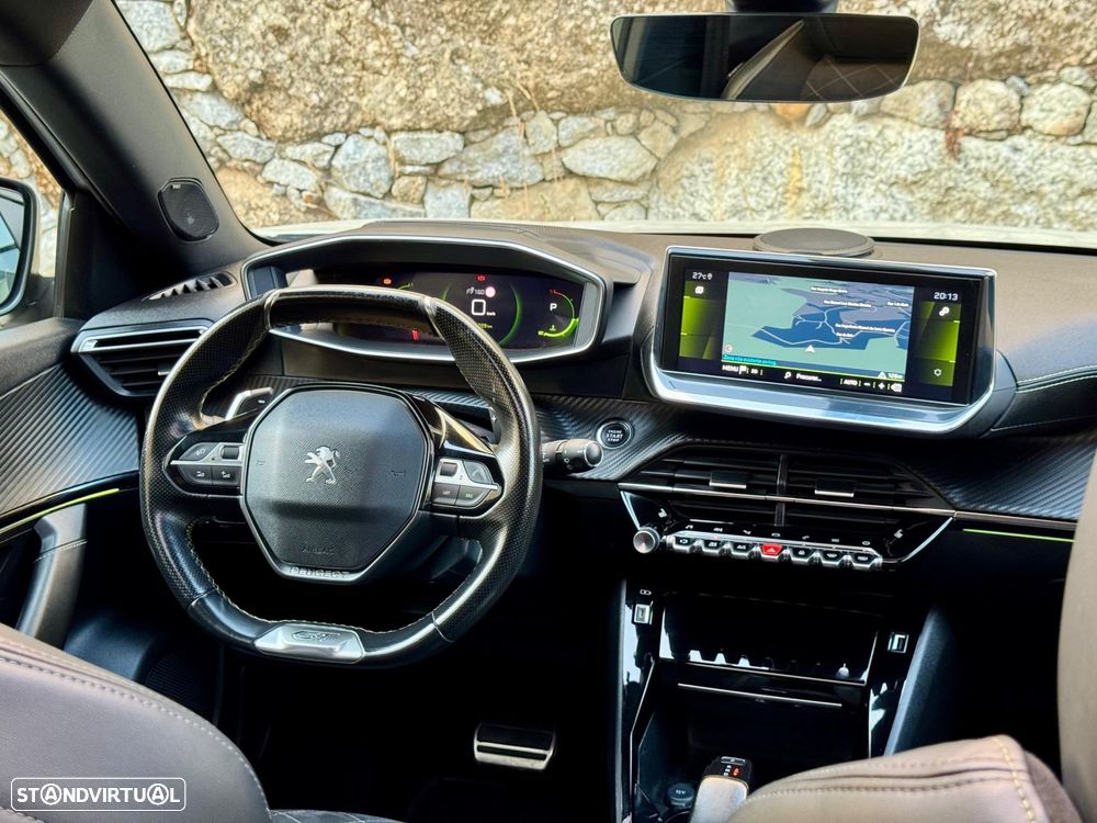 Peugeot 2008 PureTech 155 EAT8 GT - 14