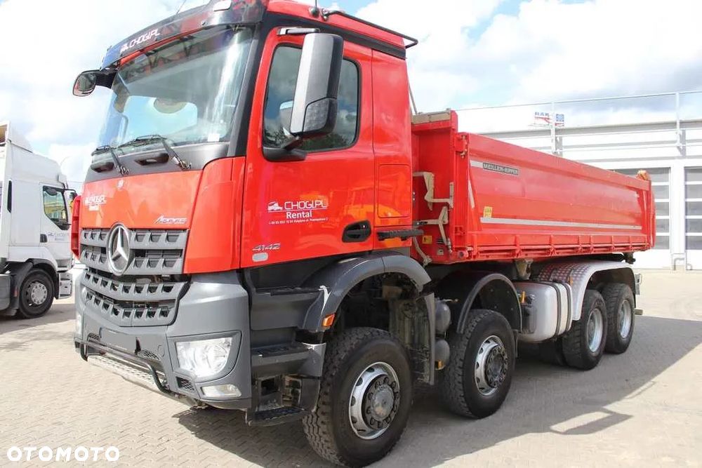 Mercedes-Benz Arocs 4142
