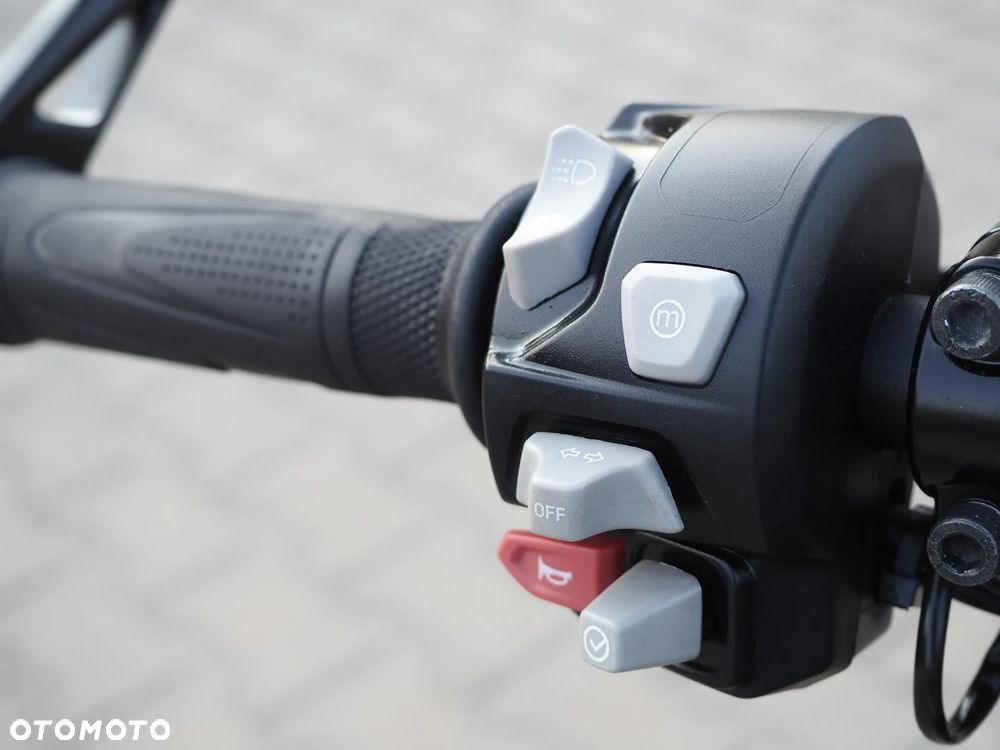 Triumph Street Triple - 31