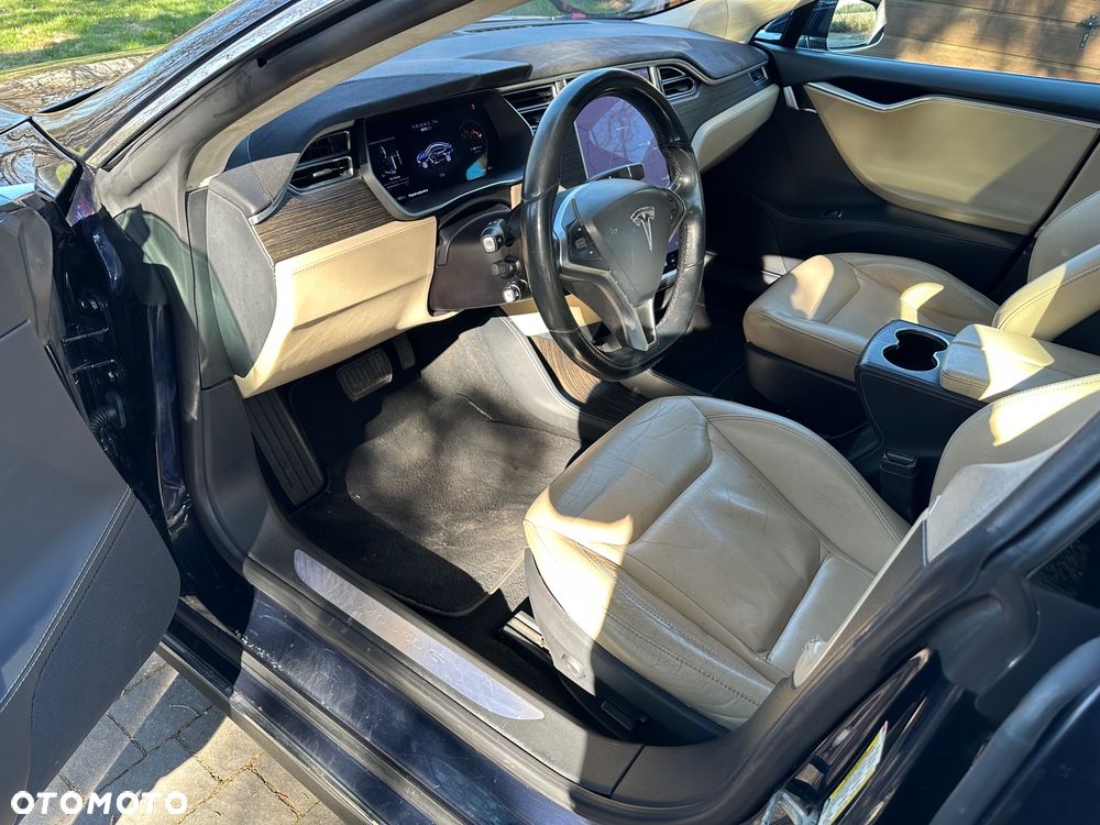 Tesla Model S Performance - 10