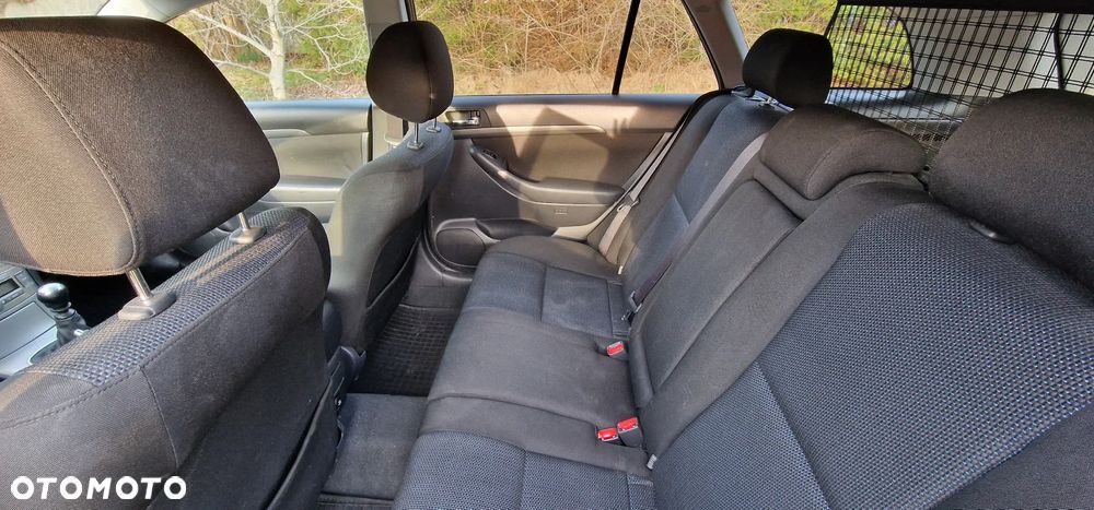 Toyota Avensis - 22