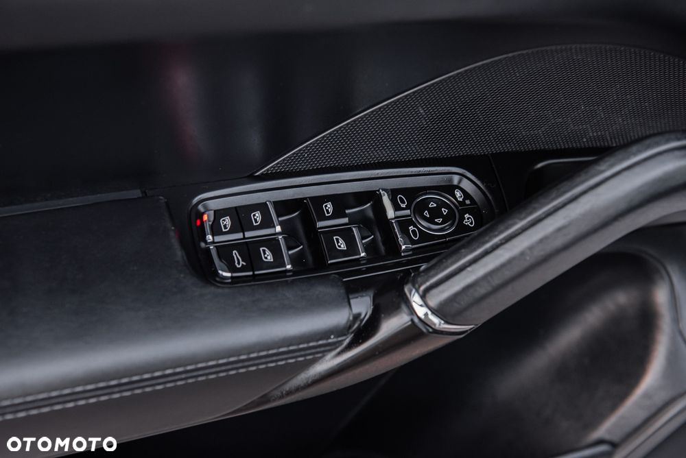 Porsche Cayenne S Diesel Platinum Edition - 18