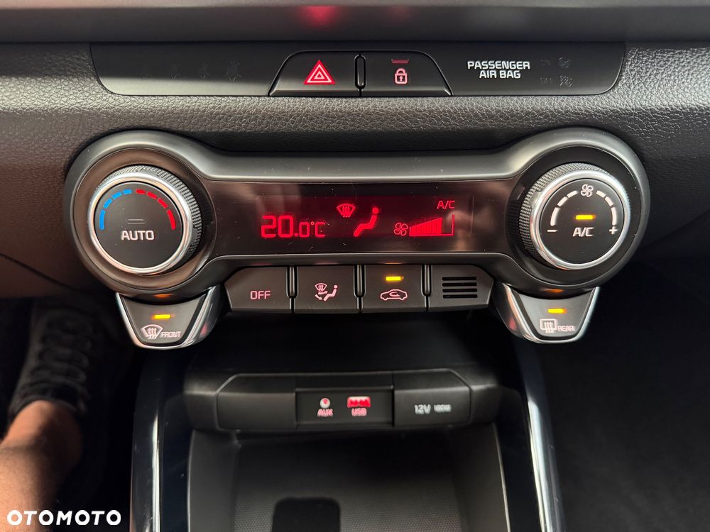 Kia Rio 1.2 Dream Team Edition - 36