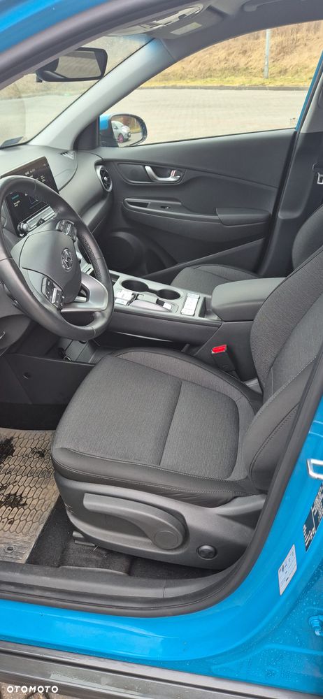 Hyundai Kona 64kWh Premium - 7