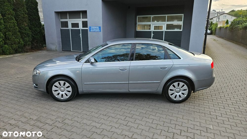 Audi A4 Limousine - 3